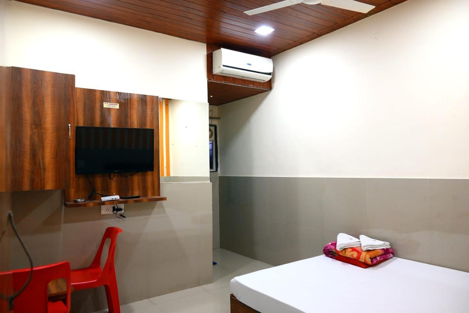 P P Lodging Mangvadi Exterior foto